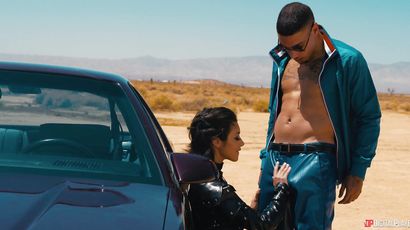 Roxie Sinner's Wild Lesbian Passion Explodes in Sultry Heat