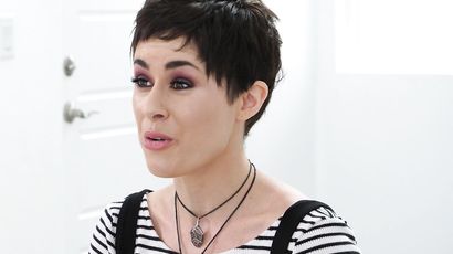 Olive Glass Tempts in Steamy Tits Pussy Solo