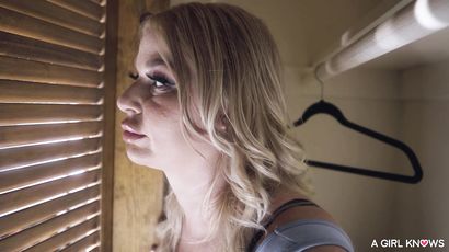 Leana Lovings Charms in Wild Squirting Friend Threesome