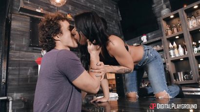 Robby Echo's Booty-ful Bartender Passion in Heat